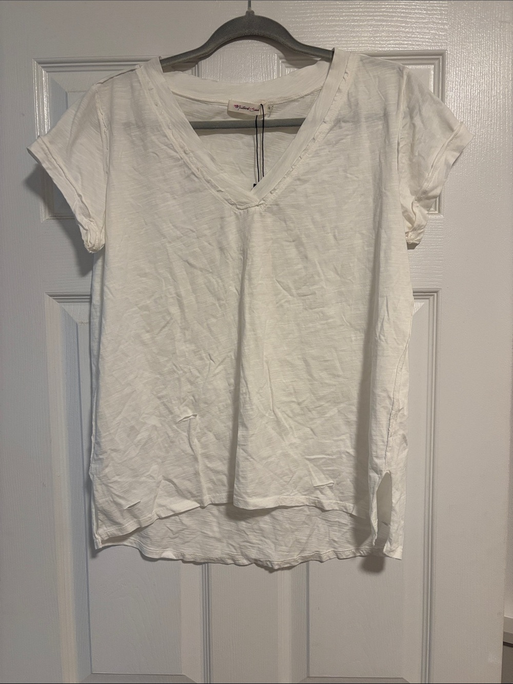 Mustard seed Women's White V-Neck Short Sleeve Top